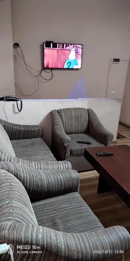 Every Day Lux Hostel Batumi Exterior photo