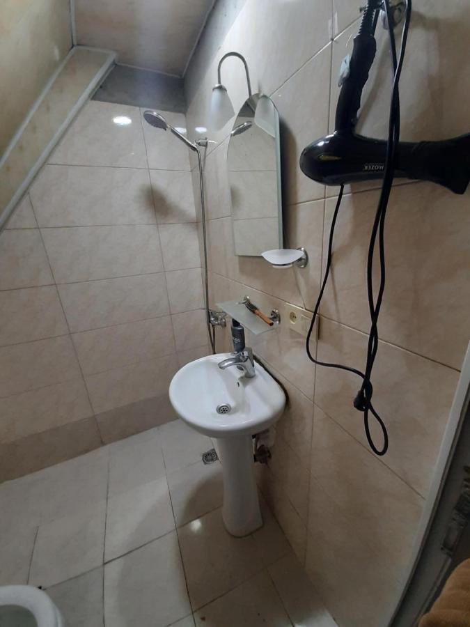 Every Day Lux Hostel Batumi Exterior photo
