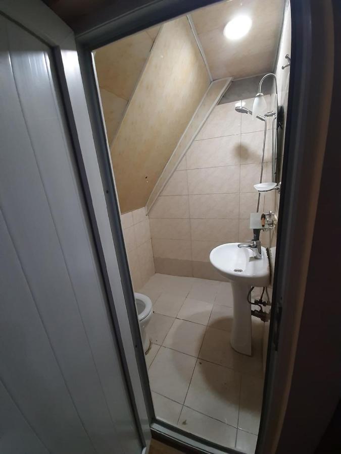 Every Day Lux Hostel Batumi Exterior photo